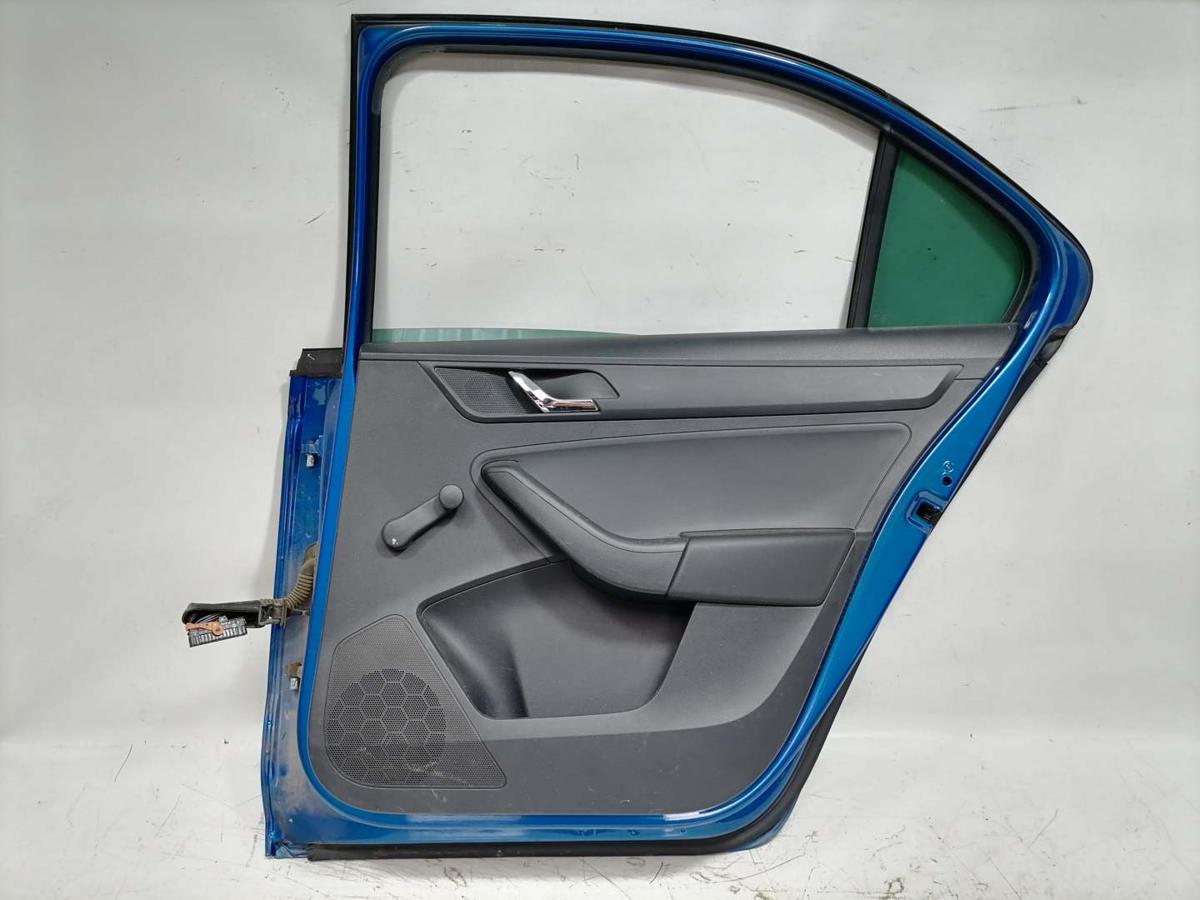 Skoda Rapid NH original T&uuml;r hinten rechts Limousine LF5W Race Blue Bj.2013